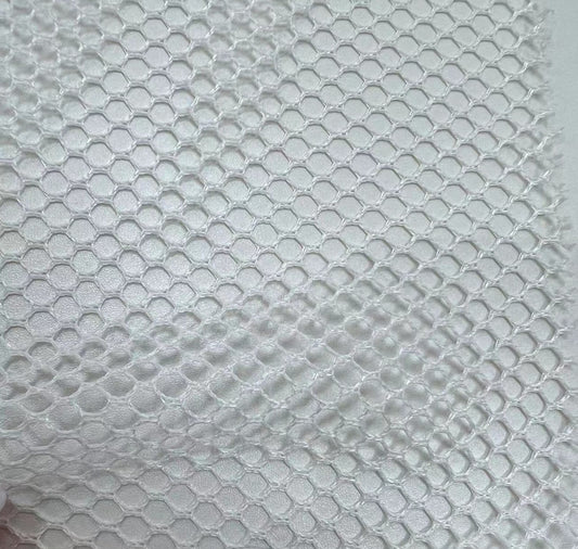 Coarse mesh fabric