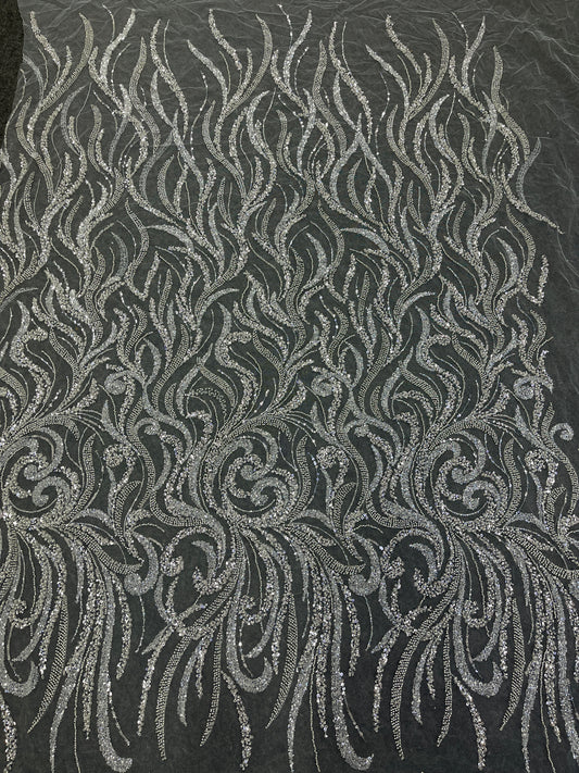 Curved lace with beads